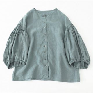 nR リネンボリュームスリーブブラウス