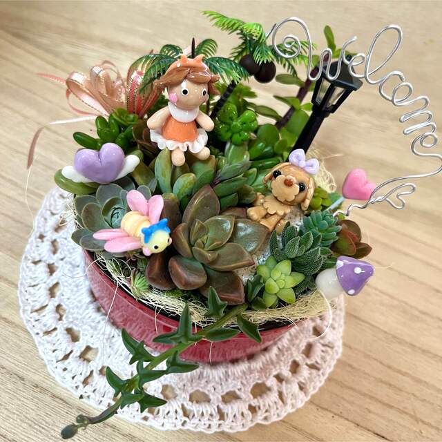 〜そのまま飾れる〜多肉植物寄せ植え(ハンドメイド)樹脂粘土レジン