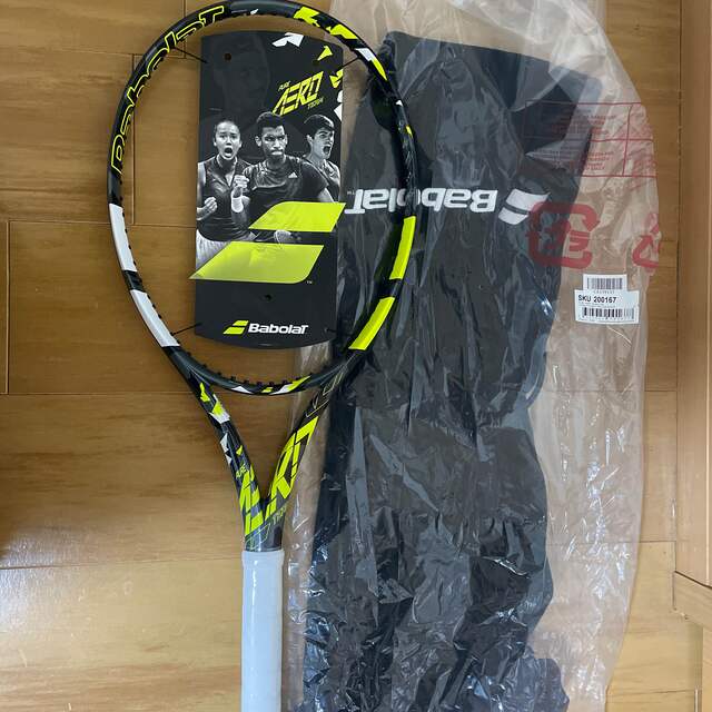 Babolat(バボラ)の【新モデル】ピュア　アエロ　チーム　グリップ2 スポーツ/アウトドアのテニス(ラケット)の商品写真