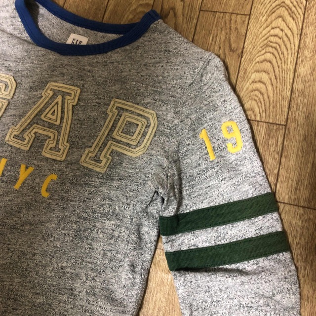 GAP Kids(ギャップキッズ)のGAPキッズインナー キッズ/ベビー/マタニティのキッズ服男の子用(90cm~)(Tシャツ/カットソー)の商品写真