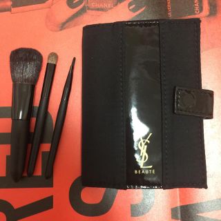 イヴサンローランボーテ(Yves Saint Laurent Beaute)のYSLブラシ3本セット(コフレ/メイクアップセット)