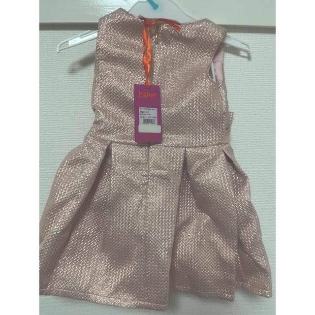 TED BAKER(テッドベイカー)のtedbakerラメツイードリボンワンピース90ドレス  キッズ/ベビー/マタニティのキッズ服女の子用(90cm~)(ワンピース)の商品写真