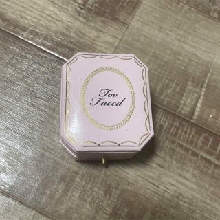 トゥフェイス(Too Faced)のTooFacedダイヤモンドライトマルチユースハイライター(フェイスカラー)