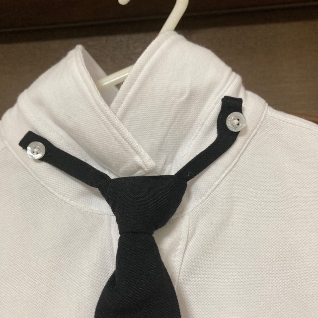 COMME CA ISM(コムサイズム)の新品未使用！COMME CA ISM  ネクタイつきポロシャツ白 160 キッズ/ベビー/マタニティのキッズ服男の子用(90cm~)(ドレス/フォーマル)の商品写真