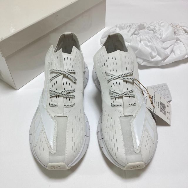 Maison Martin Margiela(マルタンマルジェラ)の新品 EU42.5 マルジェラ リーボック コラボスニーカー 3628 メンズの靴/シューズ(スニーカー)の商品写真