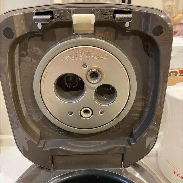 象印(ゾウジルシ)のZOJIRUSHI NP05 炊飯器 圧力IH スマホ/家電/カメラの調理家電(炊飯器)の商品写真
