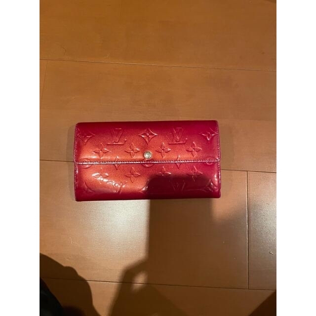 LOUIS VUITTON(ルイヴィトン)のルイヴィトン 赤 財布 モノグラム 保存袋付き レディースのファッション小物(財布)の商品写真