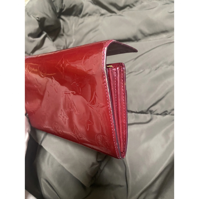 LOUIS VUITTON(ルイヴィトン)のルイヴィトン 赤 財布 モノグラム 保存袋付き レディースのファッション小物(財布)の商品写真