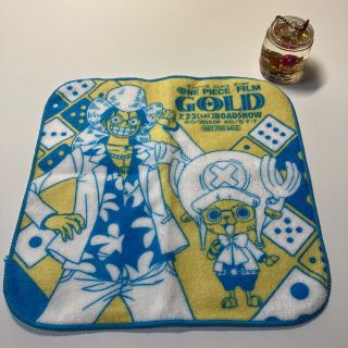 ワンピース(ONE PIECE)のワンピースFILM GOLDタオルハンカチ&チョッパー樽型キーホルダー(その他)