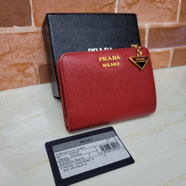 希少 新品未使用PRADA☆鑑定済☆サフィアーノ レッド コンパクトプラダ