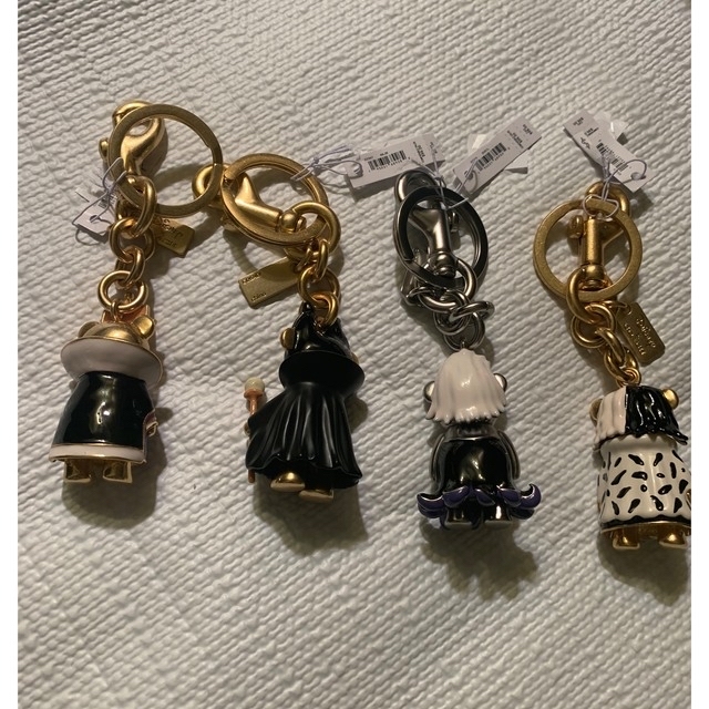 コーチ 新品 ディズニー キーホルダー 4点セット-
