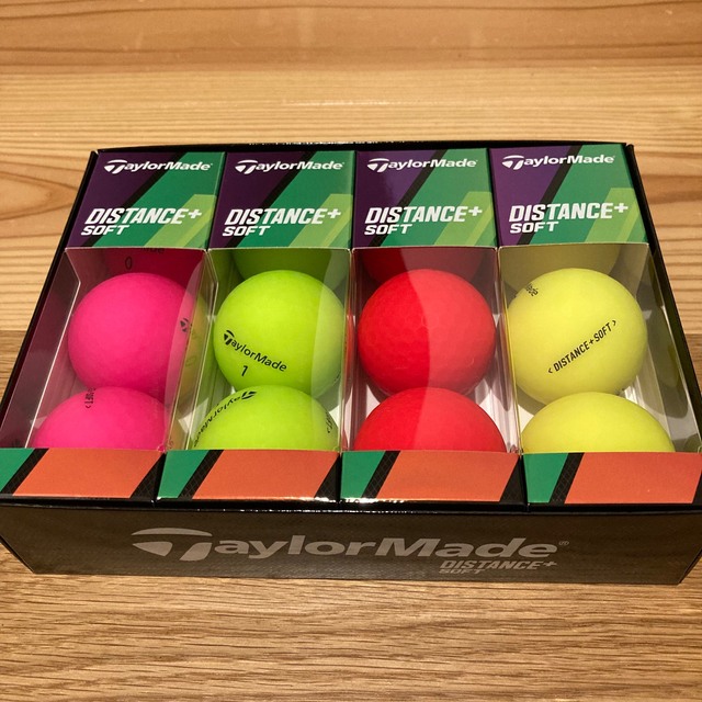 TaylorMade(テーラーメイド)のテーラーメイド　ディスタンスゴルフボール　マルチカラー　1ダース スポーツ/アウトドアのゴルフ(その他)の商品写真