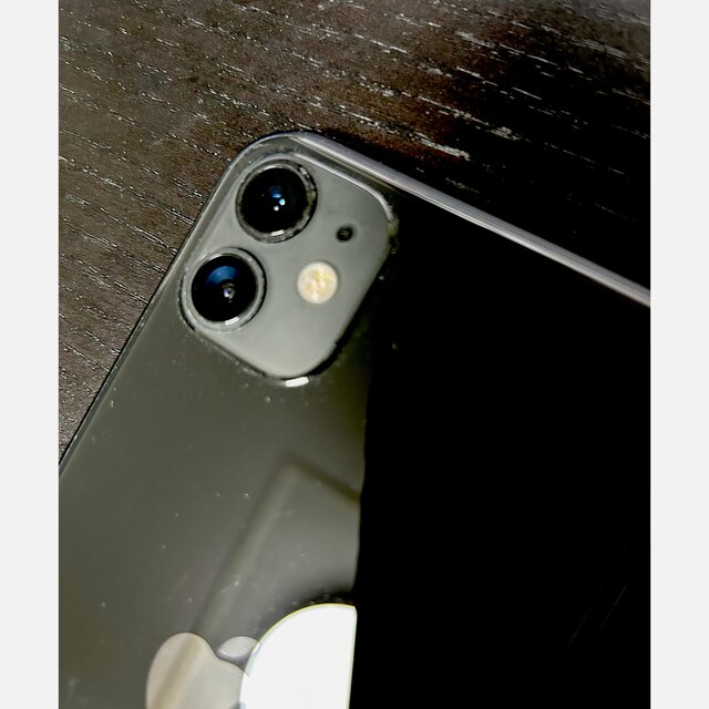 iPhone(アイフォーン)のiphone11 128gb ブラック スマホ/家電/カメラのスマートフォン/携帯電話(スマートフォン本体)の商品写真