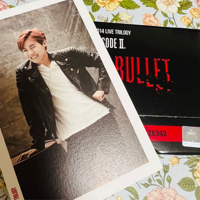 BTS テテ THE RED BULLET 公式 フォトカード V ④