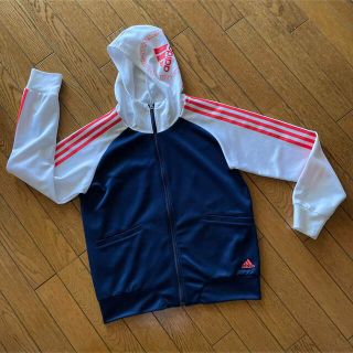 アディダス(adidas)のアディダス　パーカー(パーカー)