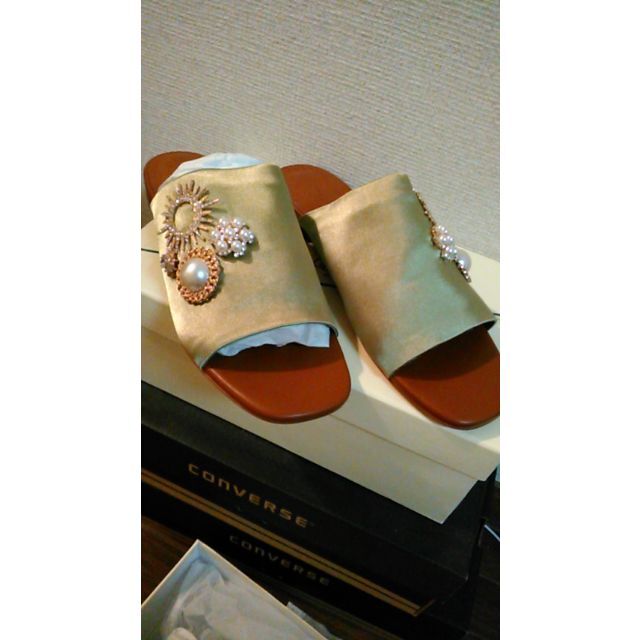 Lily Brown(リリーブラウン)のリリーブラウン　ビジューサンダル レディースの靴/シューズ(サンダル)の商品写真