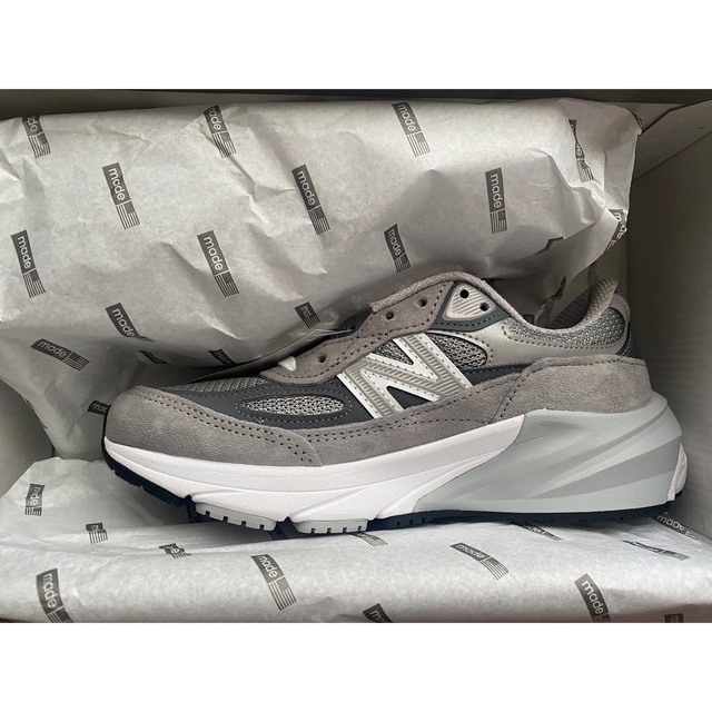 New Balance(ニューバランス)の【TT様専用】New balance 990v6  ウィメンズ　23.0cm レディースの靴/シューズ(スニーカー)の商品写真