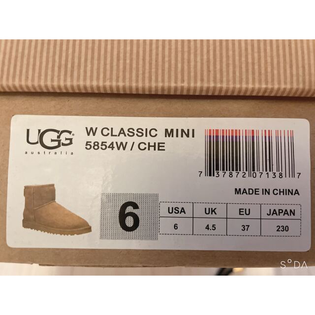 UGG(アグ)のUGG アグ ムートンブーツ チェスナット ベージュ 23.0 クラシックミニ レディースの靴/シューズ(ブーツ)の商品写真