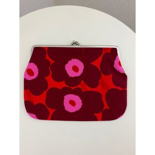 マリメッコ(marimekko)の未使用♡マリメッコ　がま口ポーチ　赤(ポーチ)