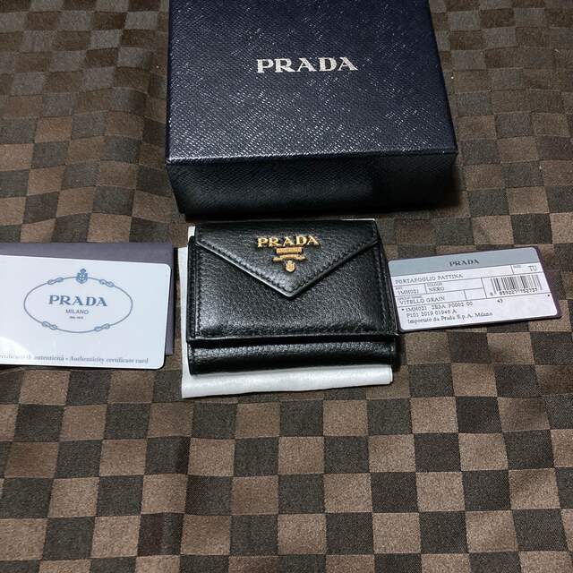 定番のお歳暮 PRADA - 新品PRADAレディース3つ折財布 財布
