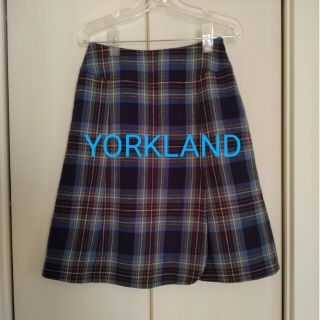 ヨークランド(Yorkland)の週末限定お値下げ！ヨークランド　タータンチェックスカート(ひざ丈スカート)