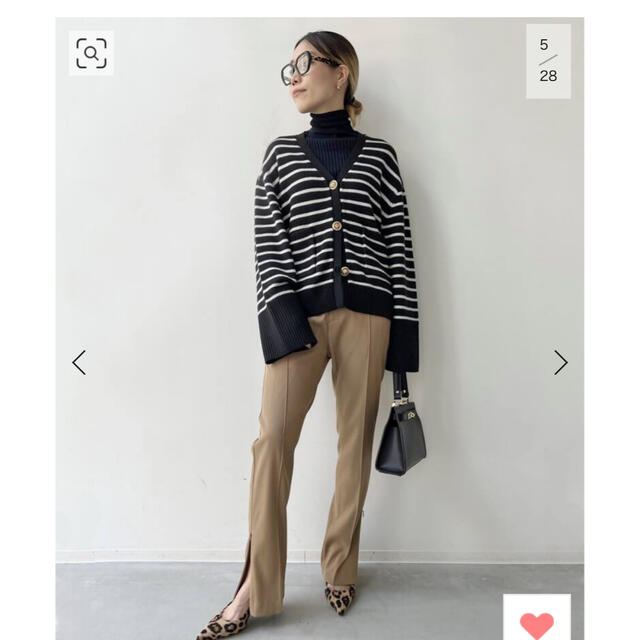 L'Appartement DEUXIEME CLASSE(アパルトモンドゥーズィエムクラス)のL'Appartement GOLD BUTTON V/N CARDIGAN レディースのトップス(カーディガン)の商品写真