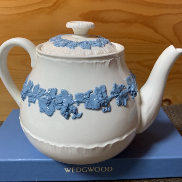 WEDGWOOD   希少 ウェッジウッド エンボスドクイーンズウェア シェル