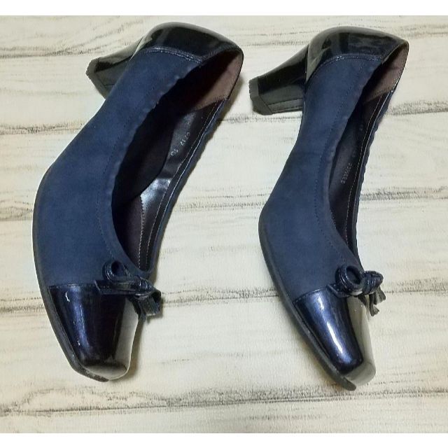 asics(アシックス)のpedala ASICS スエードパンプス　エナメル　5cmヒール　23.5cm レディースの靴/シューズ(ハイヒール/パンプス)の商品写真