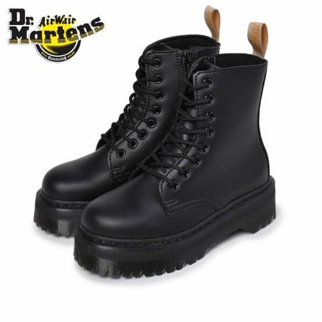 Dr.Martens(ドクターマーチン)のDr. Martens VEGAN JADON II MONO 8ホール レディースの靴/シューズ(ブーツ)の商品写真