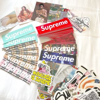 シュプリーム(Supreme)のショッパー大中小、ステッカー150枚以上セット(その他)