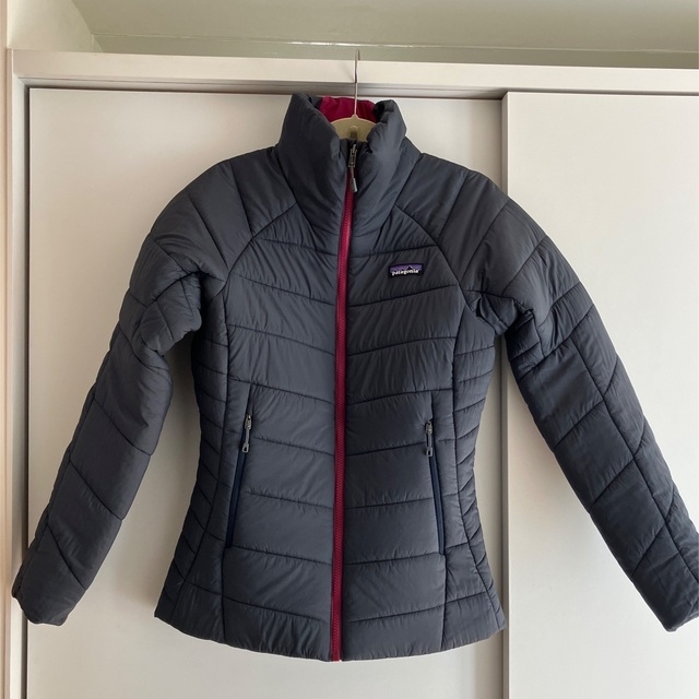 patagonia(パタゴニア)の【SATO様専用】Patagonia ハイパーパフジャケット　ウィメンズ レディースのジャケット/アウター(ダウンジャケット)の商品写真