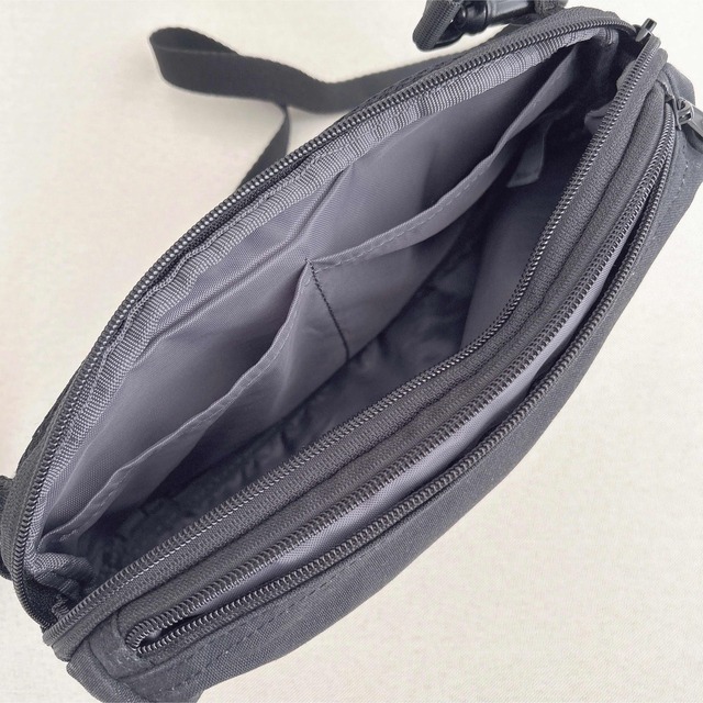 UNIQLO(ユニクロ)のユニクロ ウエストバッグ ブラック メンズのバッグ(ボディーバッグ)の商品写真