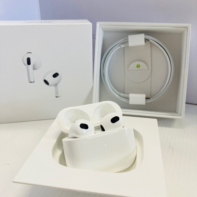 アップル AirPods 第3世代 MME73J/A Apple 美しい 8568円 www.gold-and ...