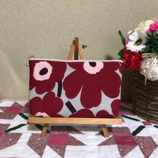 マリメッコ(marimekko)のマリメッコ  生地　ハンドメイド　新色　ミニウニッコ　2cmマチ付きポーチ(ポーチ)