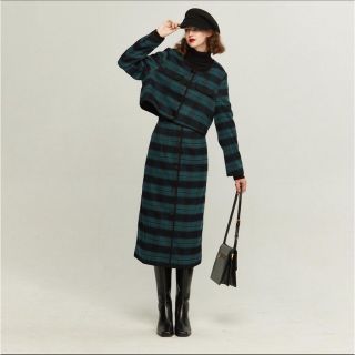 ザラ(ZARA)のトゥエンティーズ セットアップ　クリスマスプレゼントリストが長すぎる(ノーカラージャケット)