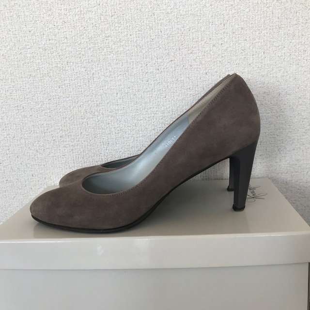 GINZA Kanematsu(ギンザカネマツ)のスエードパンプス レディースの靴/シューズ(ハイヒール/パンプス)の商品写真