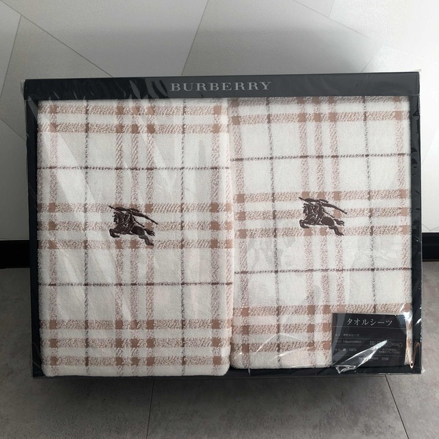 BURBERRY(バーバリー)の新品未使用　バーバリー　タオルシーツ インテリア/住まい/日用品の寝具(シーツ/カバー)の商品写真