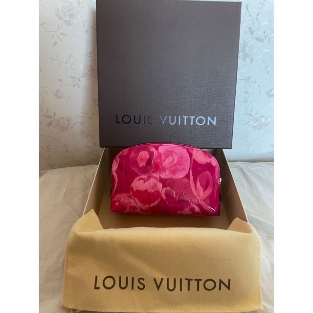 LOUIS VUITTON(ルイヴィトン)のLOUIS VUITTON ヴェルニ　ポシェットコスメティック レディースのファッション小物(ポーチ)の商品写真