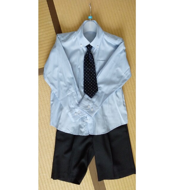 120　シャツネクタイ付きスーツ キッズ/ベビー/マタニティのキッズ服男の子用(90cm~)(ドレス/フォーマル)の商品写真