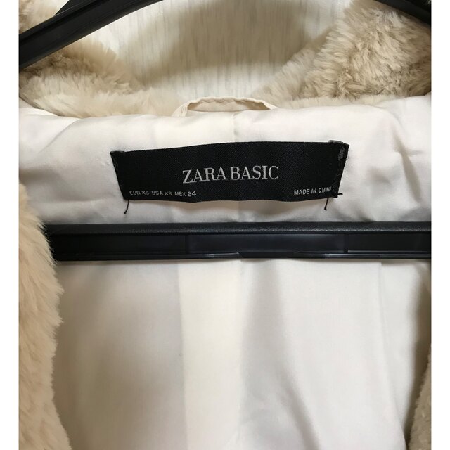 ZARA(ザラ)のZARA フーデットファーコート【美品】 レディースのジャケット/アウター(毛皮/ファーコート)の商品写真