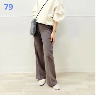 ユニクロ(UNIQLO)のユニクロ ドレープフレアパンツ ブラウン 79 レディース(カジュアルパンツ)