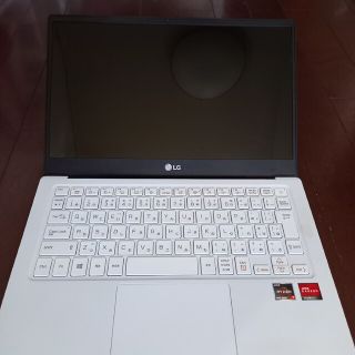 エルジーエレクトロニクス(LG Electronics)のパソコン使えるけどジャンク[13U70P-GA74J](ノートPC)