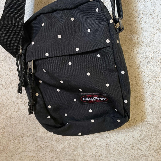 EASTPAK(イーストパック)の【美品】イーストパック　EASTPAK ショルダーバッグ メンズのバッグ(ショルダーバッグ)の商品写真