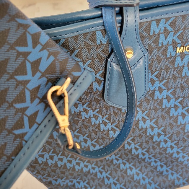 Michael Kors(マイケルコース)のMICHAEL MICHAEL KORS ◆ ショルダーバッグ ◆ブルー レディースのバッグ(ショルダーバッグ)の商品写真