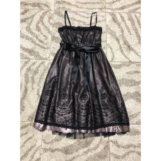 レストローズ(L'EST ROSE)の【超美品】L'EST ROSE★結婚式花柄キャミワンピース M・黒×ピンク(ミディアムドレス)