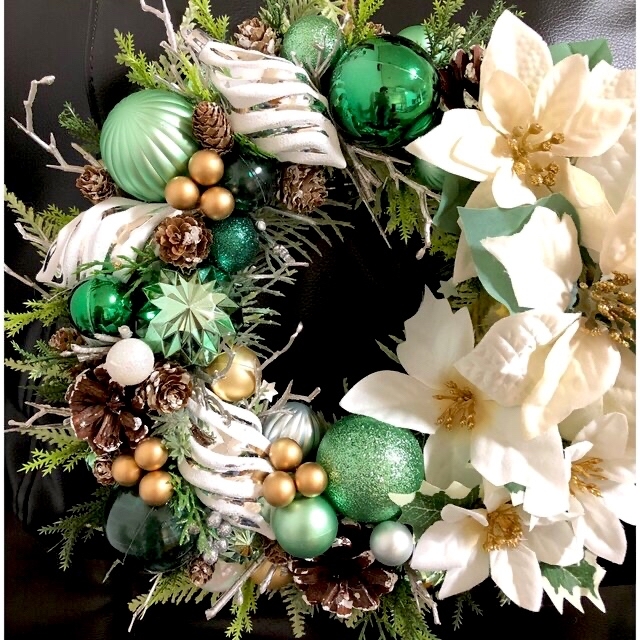 ⭐️大きめ✨豪華なクリスマスリース　珍しいグリーン　フラワーリース　玄関リース