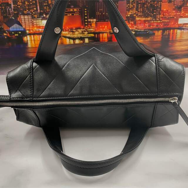 CHANEL シャネル シェブロン Vステッチ ミニ ボストン ハンドバッグ CHANEL シャネル シェブロン Vステッチ ミニ ボストン ハンドバッグ
