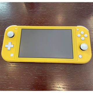 ニンテンドースイッチ(Nintendo Switch)のニンテンドーSwitch lite イエロー　中古(携帯用ゲーム機本体)