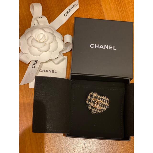 売り切れ、CHANEL シャネル ハート ツイード ブローチ ココマーク 売り切れ、CHANEL シャネル ハート ツイード ブローチ ココマーク