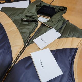 グッチ(Gucci)のさらに【最終値下げ】【正規品】【タグ付き】GUCCI ダウンベスト(ダウンベスト)